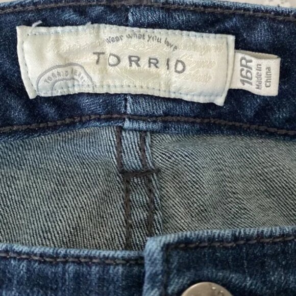 Torrid Women's Jeans Medium-Dark Wash Size 16 Regular - Picture 4 of 4